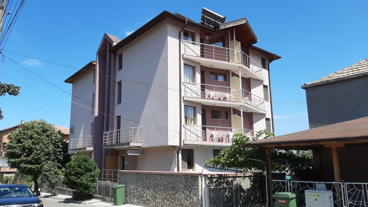 Family Hotel Favourite Obzor Exteriör bild