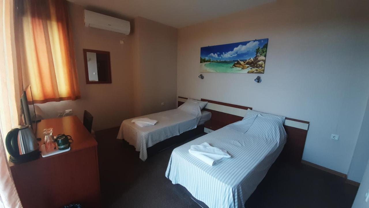 Family Hotel Favourite Obzor Exteriör bild