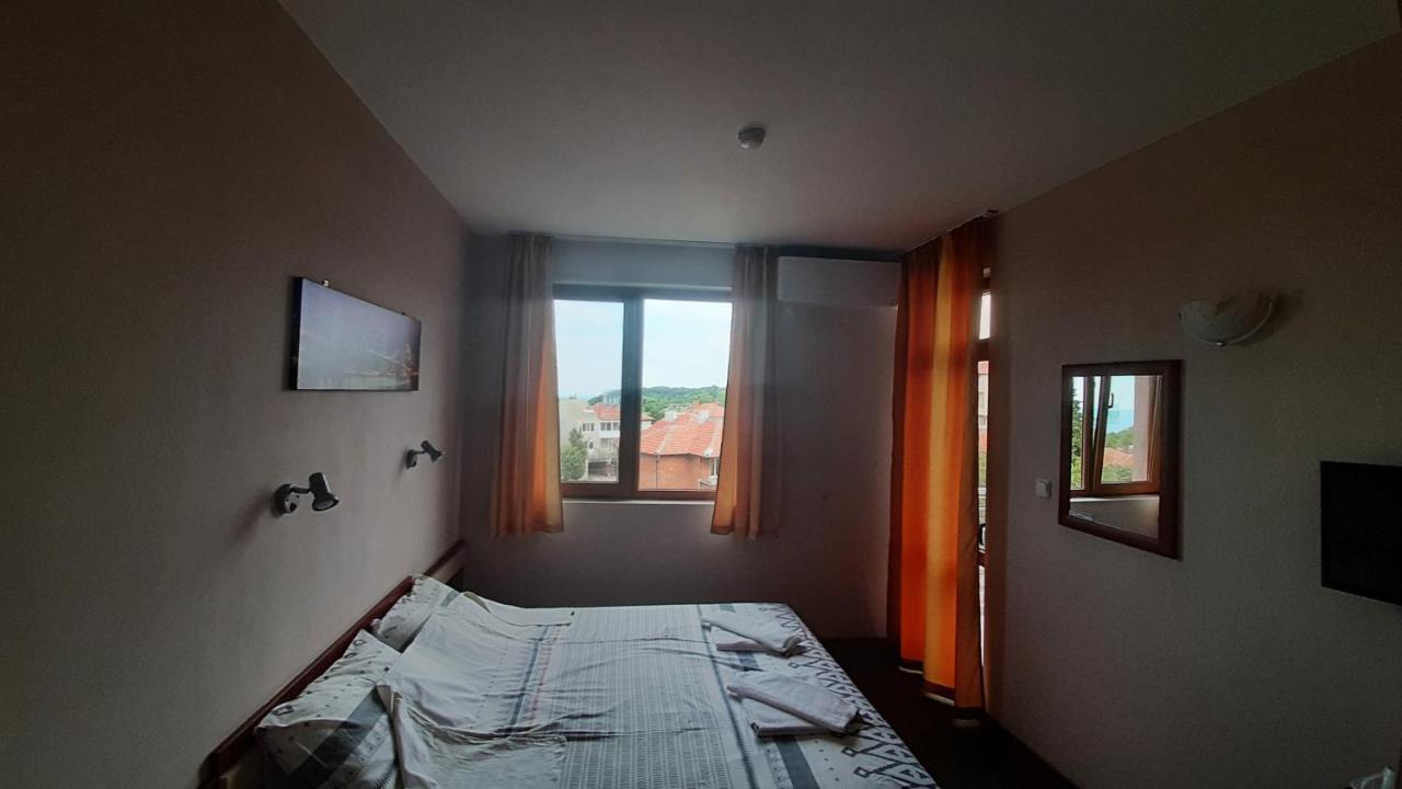 Family Hotel Favourite Obzor Exteriör bild